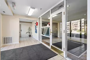 5450 Astor Ln, Rolling Meadows, IL 60008 - Photo 4