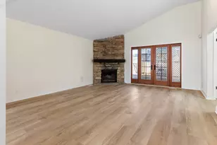 215 Apple Hill Ln, Streamwood, IL 60107 - Photo 8