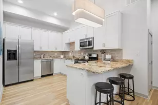 2150 W North Ave, Chicago, IL 60647 - Photo 12