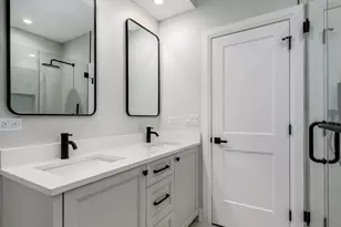 3057 N Christiana Ave, Chicago, IL 60618 - Photo 24