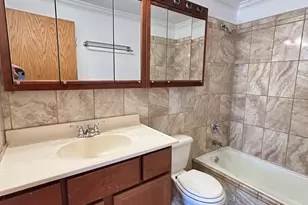 5850 W 87th St, Burbank, IL 60459 - Photo 6