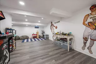 1246 Laurel Ave, Deerfield, IL 60015 - Photo 18