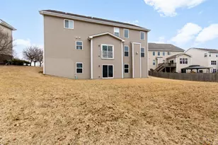 1 Pond Ct, Bolingbrook, IL 60490 - Photo 18