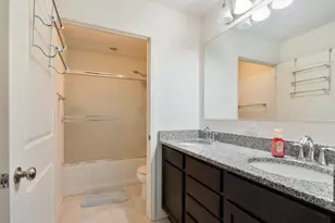 1 Pond Ct, Bolingbrook, IL 60490 - Photo 16