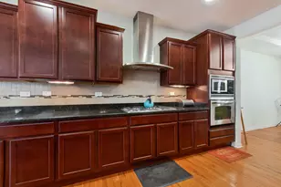 1 Pond Ct, Bolingbrook, IL 60490 - Photo 8