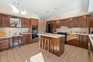 2016 Midwest Club Pkwy, Oak Brook, IL 60523 - Photo 18