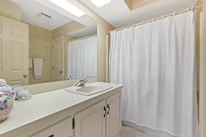 2016 Midwest Club Parkway, Oak Brook, IL 60523 - Photo 30