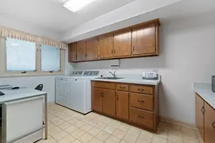 2016 Midwest Club Pkwy, Oak Brook, IL 60523 - Photo 24