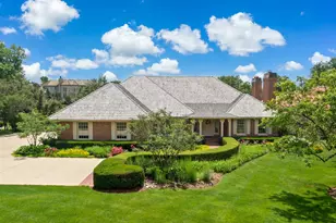 2016 Midwest Club Pkwy, Oak Brook, IL 60523 - Photo 1
