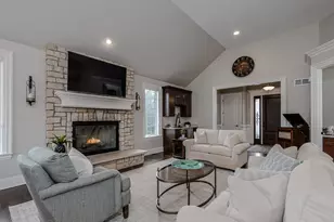 369 Fritz Ln, Geneva, IL 60134 - Photo 4