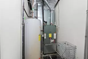 222 E 61st St, Chicago, IL 60637 - Photo 40