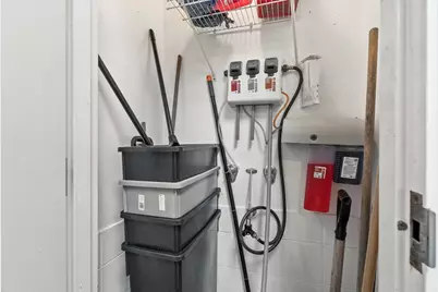 222 E 61st Street, Chicago, IL 60637 - Photo 26