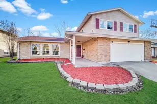 2715 Knollwood Pl, Hazel Crest, IL 60429 - Photo 4