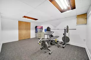 2715 Knollwood Pl, Hazel Crest, IL 60429 - Photo 34