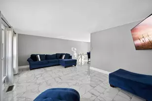 2715 Knollwood Pl, Hazel Crest, IL 60429 - Photo 14