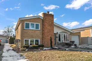 10008 Buell Ct, Oak Lawn, IL 60453 - Photo 2