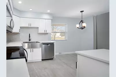 825 Concord Lane, Hoffman Estates, IL 60192 - Photo 10