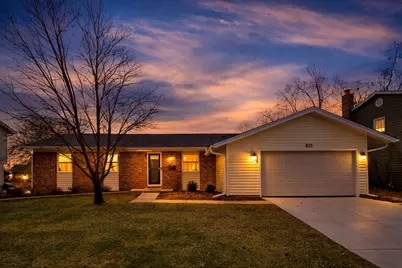 825 Concord Lane, Hoffman Estates, IL 60192 - Photo 2