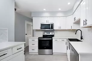 825 Concord Ln, Hoffman Estates, IL 60192 - Photo 12