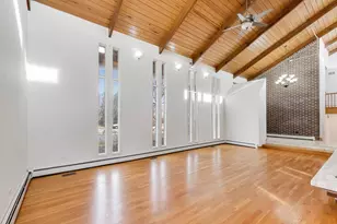 60 Sheffield Ln, Oak Brook, IL 60523 - Photo 8