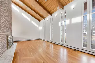 60 Sheffield Ln, Oak Brook, IL 60523 - Photo 6