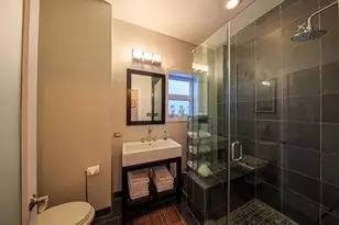 2164 N Bell Ave, Chicago, IL 60647 - Photo 12