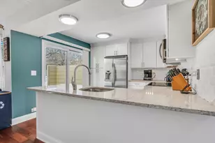 705 Colby Ct, Gurnee, IL 60031 - Photo 8