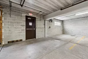 6850 N Northwest Hwy, Chicago, IL 60631 - Photo 16