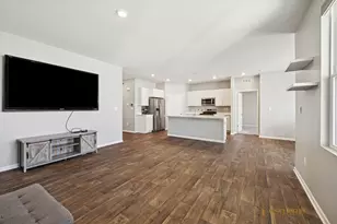 6418 Aspen Ln, Wonder Lake, IL 60097 - Photo 2