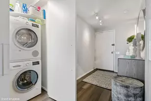 200 E Delaware Pl, Chicago, IL 60611 - Photo 16