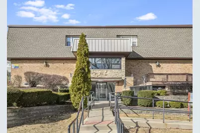 1039 College Avenue #7W, Wheaton, IL 60187 - Photo 1