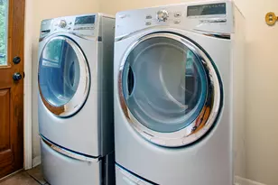 2705 Colonial Dr, Elgin, IL 60124 - Photo 22