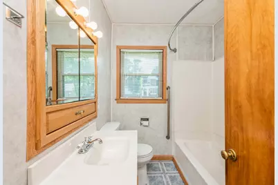 [Address not provided], Carpentersville, IL 60110 - Photo 14