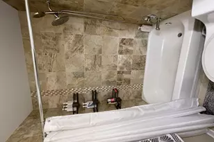 1327 Williamsburg Dr, Schaumburg, IL 60193 - Photo 6