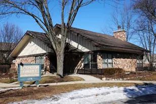 1327 Williamsburg Dr, Schaumburg, IL 60193 - Photo 38