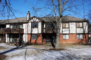 1327 Williamsburg Dr, Schaumburg, IL 60193 - Photo 2