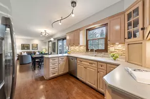 1336 Chestnut Ridge Dr, Naperville, IL 60540 - Photo 8