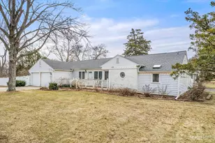 27W347 Washington Ave, Winfield, IL 60190 - Photo 1