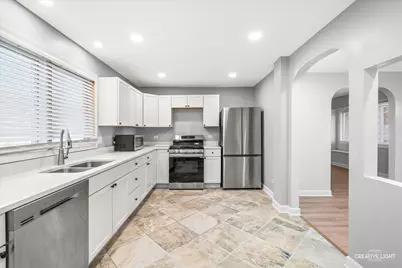 27W347 Washington Avenue, Winfield, IL 60190 - Photo 2