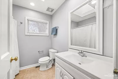 27W347 Washington Avenue, Winfield, IL 60190 - Photo 18