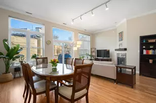 2733 N Lincoln Ave, Chicago, IL 60614 - Photo 10