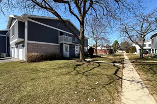 380 Pierce Ct, Vernon Hills, IL 60061 - Photo 16