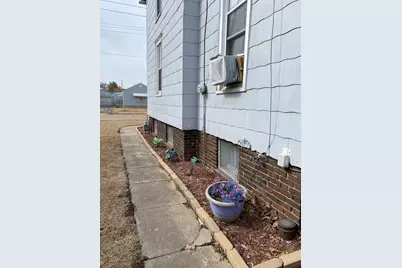 748 Laharpe Street, Lasalle, IL 61301 - Photo 22