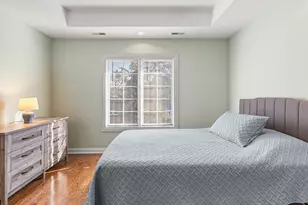 159 E Edgemont Ln, Park Ridge, IL 60068 - Photo 20