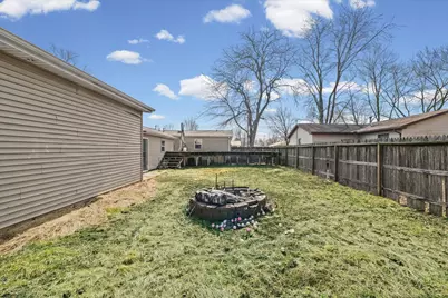 1095 Eastview Drive, Paxton, IL 60957 - Photo 18
