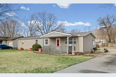 1095 Eastview Drive, Paxton, IL 60957 - Photo 2