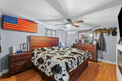 1095 Eastview Drive, Paxton, IL 60957 - Photo 12