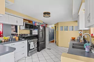 1095 Eastview Dr, Paxton, IL 60957 - Photo 6