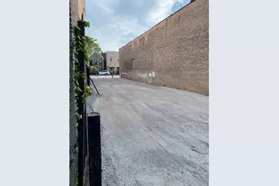 2243 W Grand Avenue, Chicago, IL 60612 - Photo 2