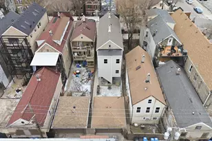 1852 W 17th St, Chicago, IL 60608 - Photo 10